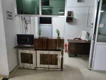 Staymaker Hotel White Stone