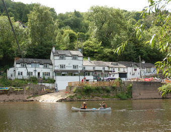 Posada Ye Old Ferrie Inn
