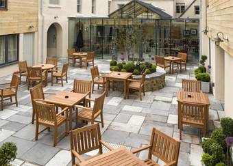 Hostal The Three Crowns