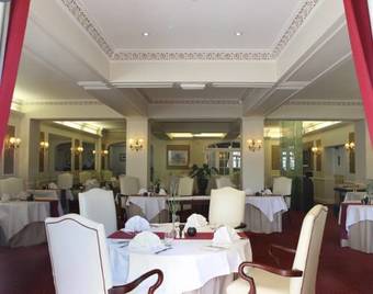 Hotel Phyllis Court Club