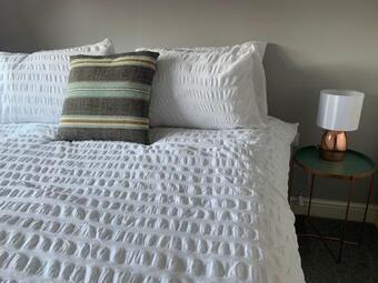 Silver Stag, Large 3 Bedroom Property With Parking