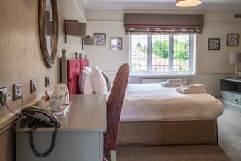 Hotel The Broadoak