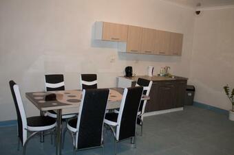 Hostal Amra Guesthouse