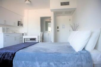 Sobeny Collins Queen Rooms Deluxe