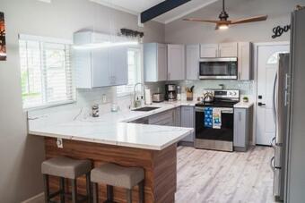 Army Street Beach House By 604 Restaurant!