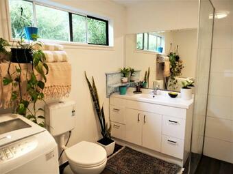 Orchard Cottage - Modern Australian Sunshine Coast Holiday Cottage On Organic Farm Nr Beach