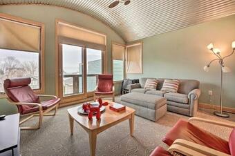 Eclectic Lake Michigan Abode With Loft And Grill!