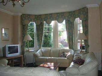 Hostal St.lawrence Hotel