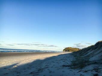 Sunset Sands - Light And Lofty, Seascape Views, Great For Families!