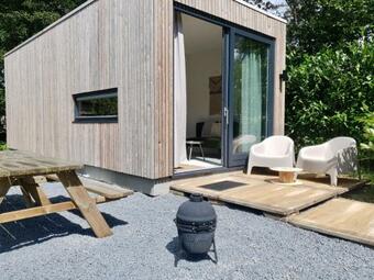 Modern Tiny House Op Rustig Watersportpark
