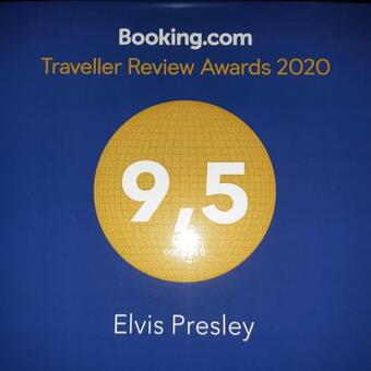 Hostal Elvis Presley Private Studio With Kitchen And Airconditioning