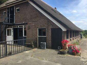 Bed & Breakfast De Distelweide
