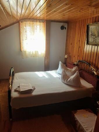 Hostal Cazare De Vis