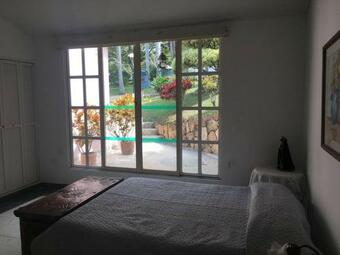 Hermosa Villa - Piscina - Jacuzzi - Jardines