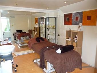 Melville Hall Hotel And Utopia Spa