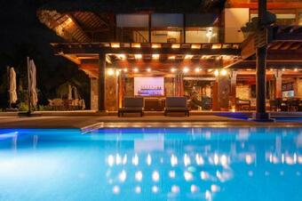 Casa Kunda'vi Beach Front Paradise