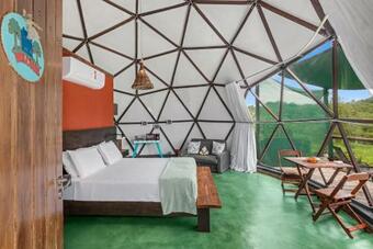 Glamping Serra Da Canastra - Casinha De Hortel� - Domo Emba�ba