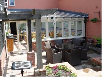 Hostal The Limes Guest House