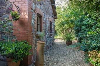 Hostal The Coach House