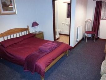 Hostal The Cross Inn