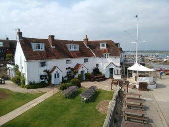 Bed & Breakfast Itchenor Sailing Club
