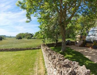 Agroturismo Thames Head Wharf - Historic Cotswold Cottage With Stunning Countryside Views