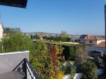 Appartement De 70m2 Dans Une Maison De Ville Pour 6 Personnes