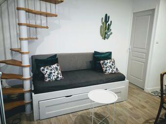 Maison De Village Meubl�e Avec Terrasse