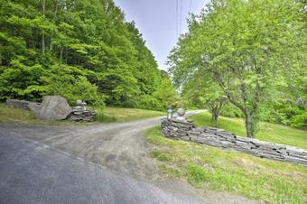 Cozy Couples Cabin Hike, Dine, Fish, And More!