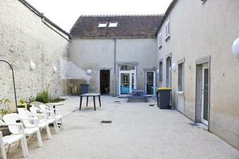 Fontaineblhostel Hostel & Camping Near Fontainebleau