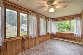 Penn Yan Escape With Yard, 1 Mi To Keuka Lake!