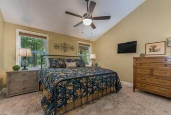 Knobby Creek Cottage