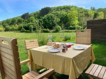 1 La Cour De La Fleunie