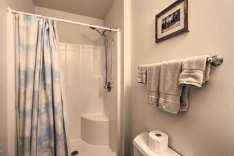 Family-friendly Sparta Cabin With Mtn Views!