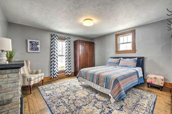 Inviting Ashland Farmhouse 7 Mi To Downtown!
