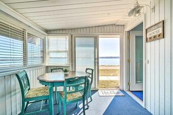 Lakefront Home With Rooftop Deck, Grill, Games!