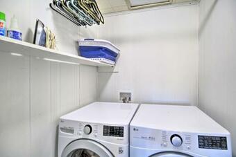 Lakefront Kingsport Home With Private Hot Tub!