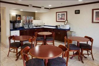 Posada Country Hearth Inn Of Knightdale