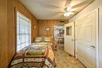 Large Clifton Home With Yard And Access To Lake Whitney