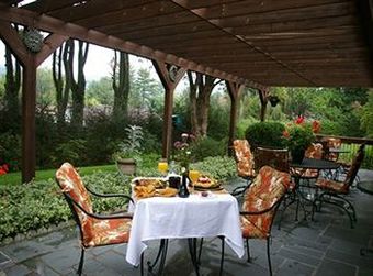 Bed & Breakfast Brookside Mountain Mist Inn