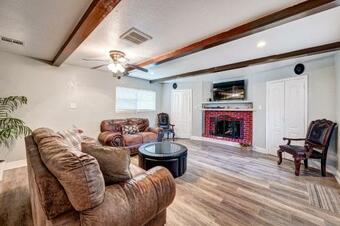 Authentic Home By Memorial City Mall, W Houston
