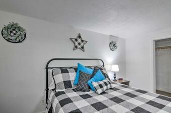 Home With Fenced Yard By 5 Mighty Natl Parks