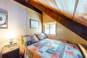 Woody End Cabin