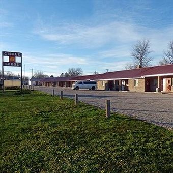 Hotel Circle S Lodge