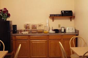 Hotel America's Best Inn & Suites