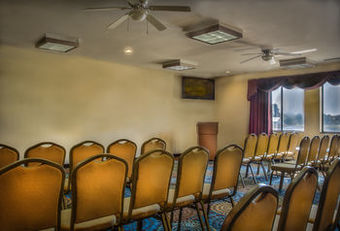 Holiday Inn Express Hotel & Suites South Haven