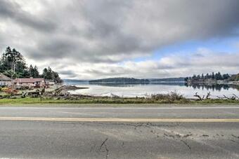 Updated Vashon Island Cabin With Puget Sound Views!