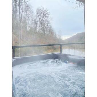 The Hideaway On Tacketts - Shipping Container