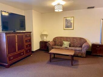 Mclure House Hotel