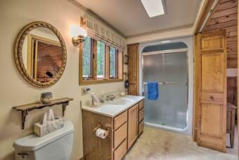 Riverfront Oconto Escape With Fire Pit And Yard!